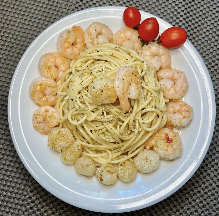 Carbonara with Scallops and Shrimps